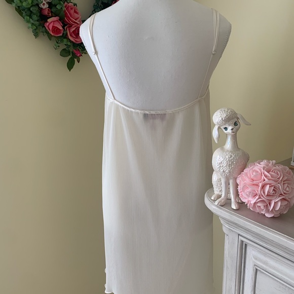 Vintage Potpourri Ivory Chemise size small - Picture 3 of 5